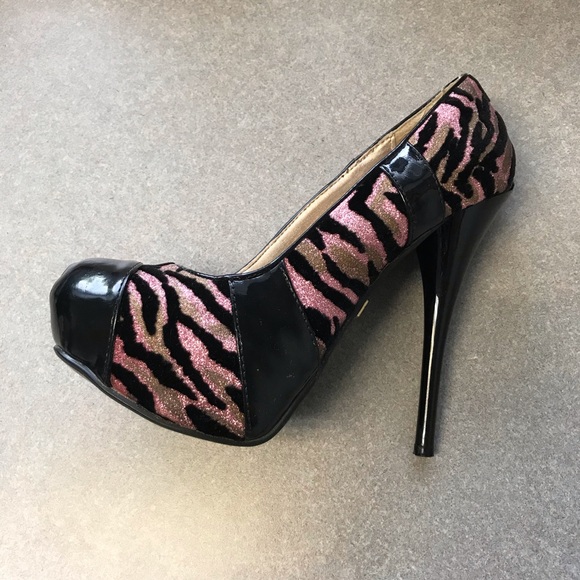 Pumps - Picture 3 of 4